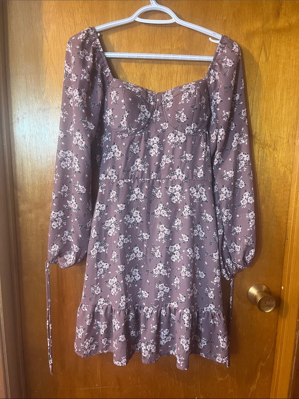 Woman’s Lily Rose Mauve Floral Babydoll Top with Puff Sleeves Medium